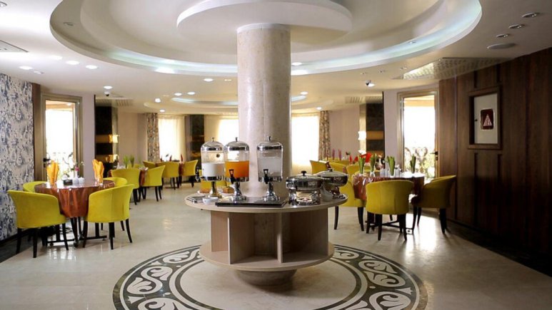 هتل علمدار بافق رستوران 2