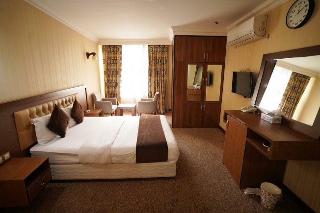 هتل آزادی خرم آباد اتاق دو تخته دابل