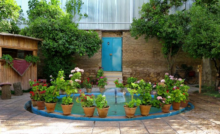 اقامتگاه بوم‌گردی خانه باغ ایرانی شیراز فضای داخلی اقامتگاه