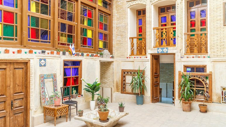 اقامتگاه سنتی پنج دری شیراز فضای داخلی اقامتگاه 1