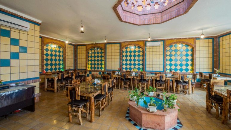 اقامتگاه سنتی فانوس ویونا کاشان رستوران
