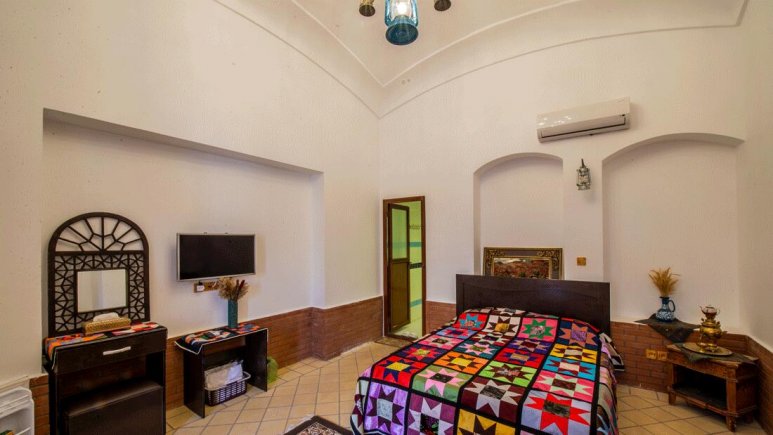 اقامتگاه سنتی فانوس ویونا کاشان اتاق دو تخته دابل VIP