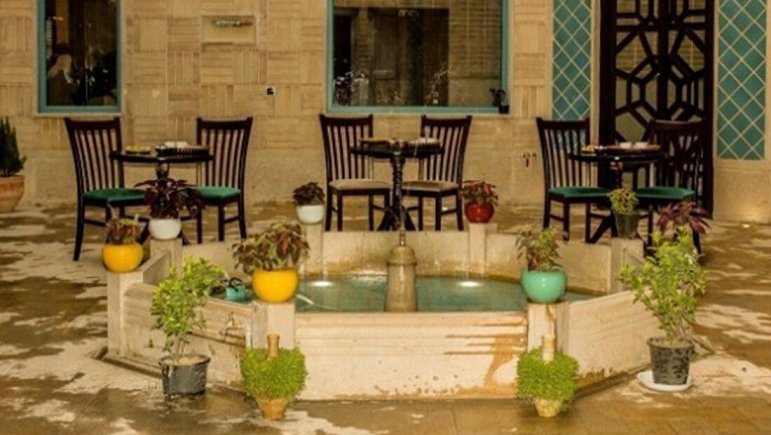 هتل وکیل شیراز فضای بیرونی هتل 2