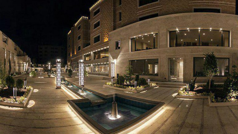 هتل زندیه شیراز فضای بیرونی 1