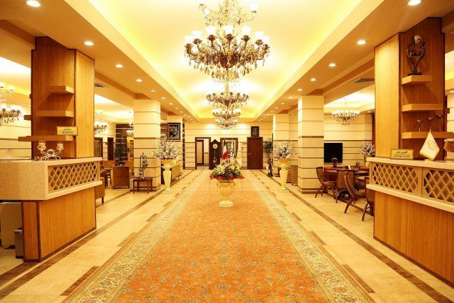 هتل قصر جهان نطنز لابی