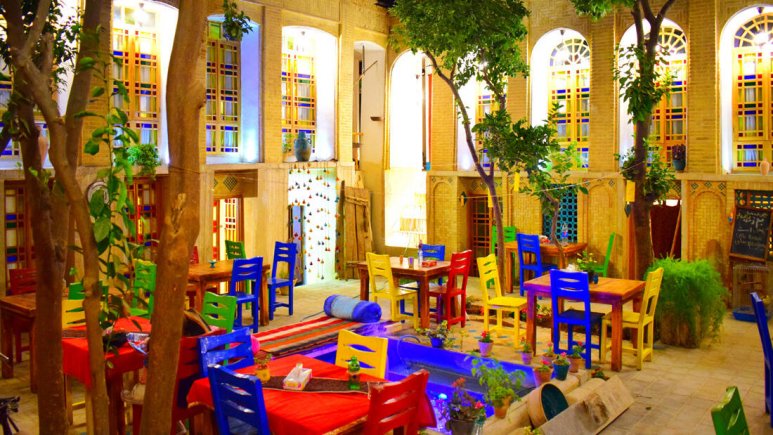 اقامتگاه بوم‌گردی هفت رنگ شیراز فضای داخلی اقامتگاه 1