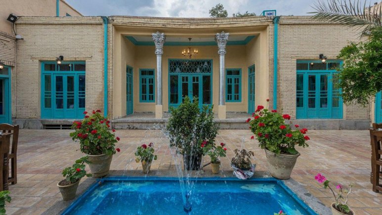 اقامتگاه بوم‌گردی سرای سنتی هاتف اصفهان فضای داخلی اقامتگاه 3