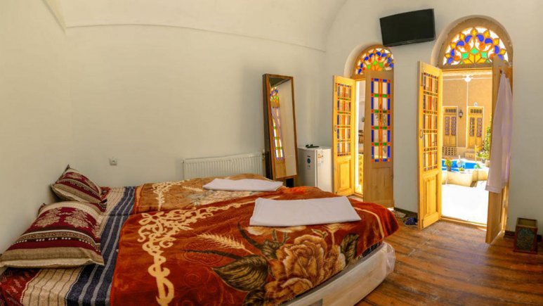 اقامتگاه سنتی شمعدونی یزد اتاق دو تخته تویین