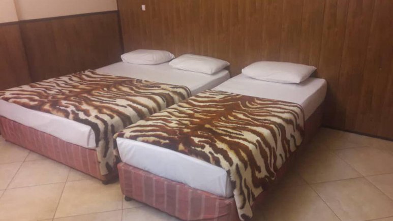 هتل مروارید قم اتاق سه تخته