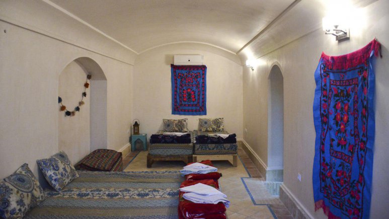اقامتگاه سنتی کوشک فردوس کاشان اتاق چهار تخته سرداب راست