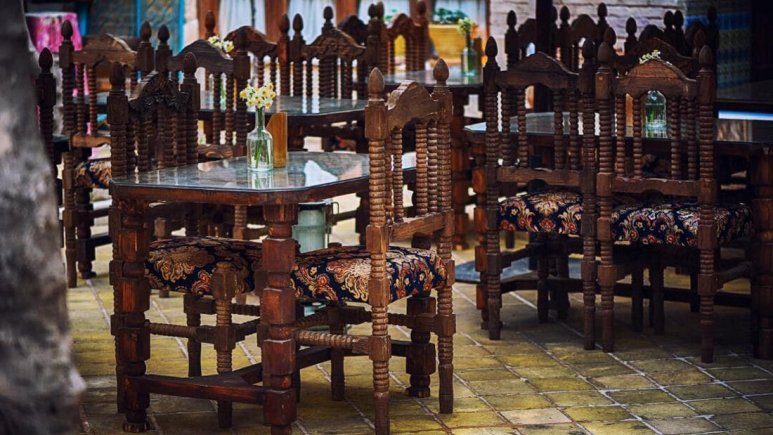 اقامتگاه سنتی داروش شیراز رستوران