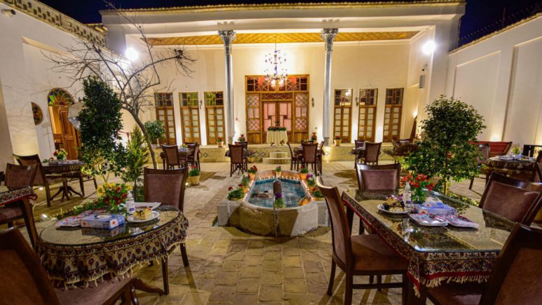 اقامتگاه سنتی هزار و یک شب چهار باغ اصفهان فضای داخلی اقامتگاه 3