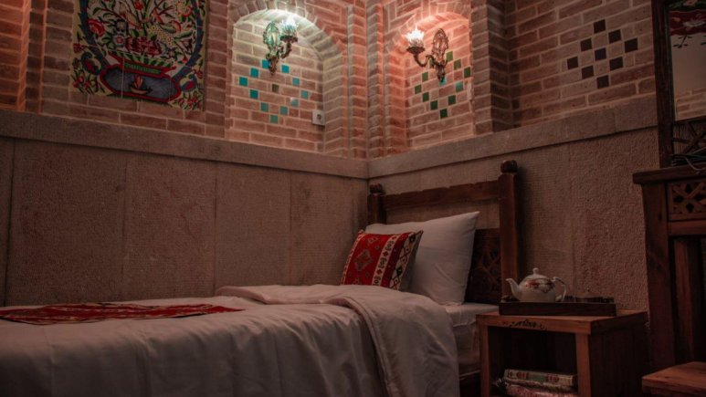اقامتگاه سنتی تابش شیراز اتاق یک تخته دلنواز 2