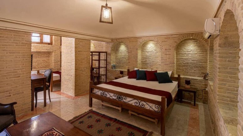 اقامتگاه سنتی میدان کوچک اصفهان اتاق سه تخته ماران
