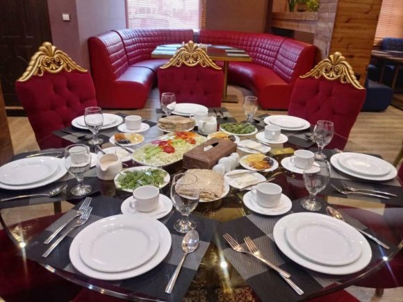 متل هفت شهر یزد رستوران