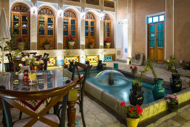 اقامتگاه سنتی عمارت طاووسیه اصفهان فضای داخلی اقامتگاه 4