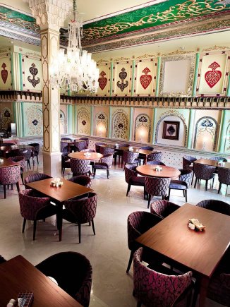 هتل آپارتمان سورنا شیراز رستوران 2