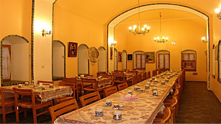 هتل جهانگردی نائین رستوران