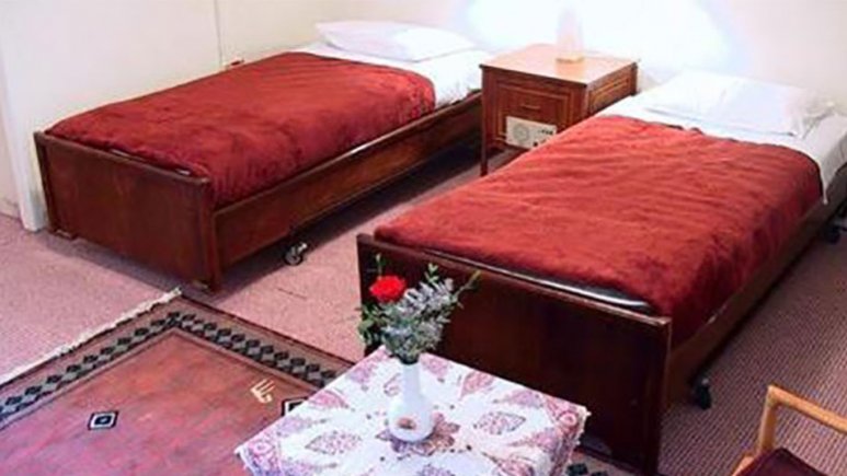 هتل جهانگردی اصفهان اتاق دو تخته 1
