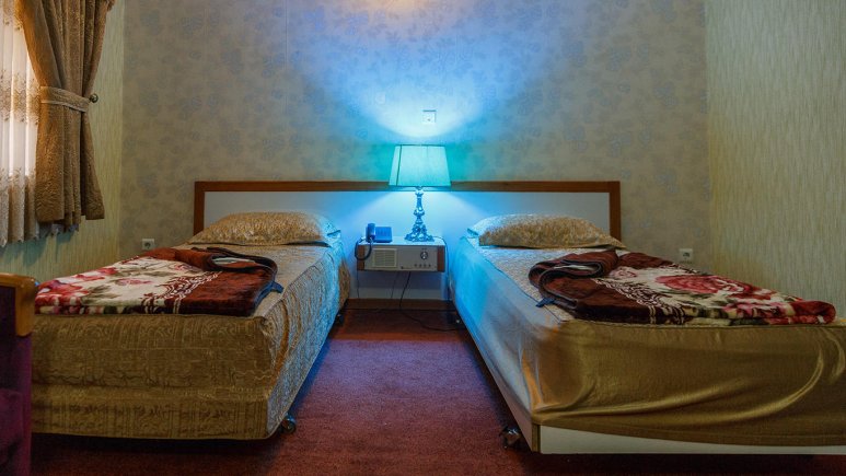 هتل پتروشیمی تبریز اتاق دو تخته تویین