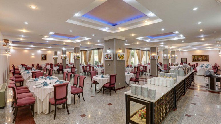 هتل جهانگردی کرمان رستوران 1