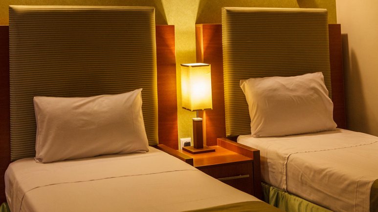 هتل اطلس مشهد اتاق دو تخته تویین رویال 1
