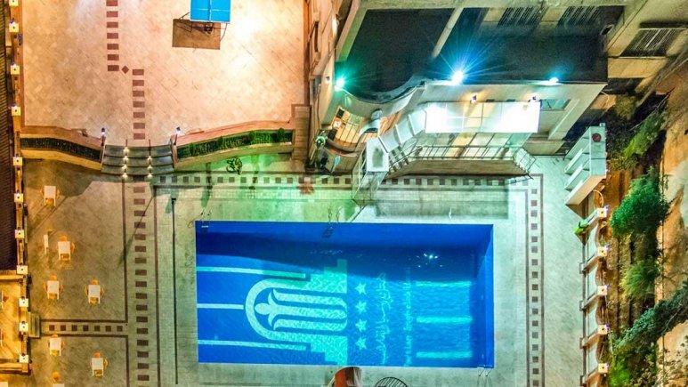 هتل پارسیان انقلاب تهران فضای بیرونی هتل