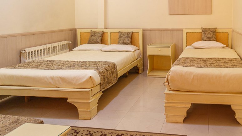هتل کارون اصفهان اتاق سه تخته 1
