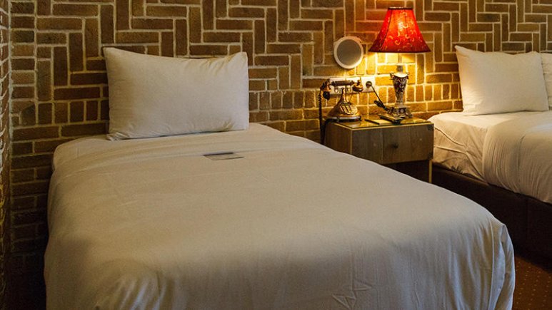 هتل ستارگان شیراز اتاق دو تخته تویین