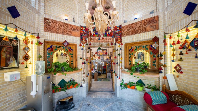 اقامتگاه سنتی طلوع خورشید اصفهان فضای داخلی 1
