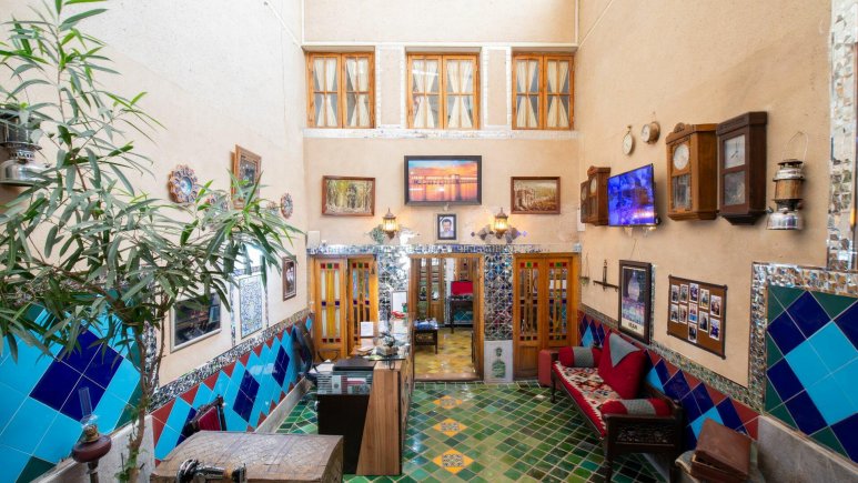 اقامتگاه سنتی طلوع خورشید اصفهان فضای داخلی 2